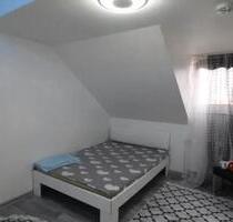 Stilvolle, gepflegte 2-Zimmer-DG-Wohnung mit Balkon in Stade