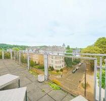 Düsseldorf-Grafenberg: Helle Wohnung mit umlaufender Dachterrasse ohne Fahrstuhl