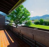 Sanierte 2-Zimmer-Wohnung mit Bergblick – praktisch gelegen in Brannenburg