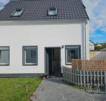 Hofhaus mit Energieausweis A - 1.400,00 EUR Kaltmiete, in Römerberg (PLZ: 67354)