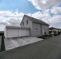 Einfamilienhaus mit Garage Garten PV Anlage ruhige Lage - Sandersdorf-Brehna Torna