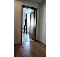 Schöne kleine 2-Zimmer-Wohnung mit Einbauküche - Aue-Bad Schlema