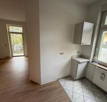 Schöne, kleine 2-Raum-Wohnung mit kleiner EBK und Balkon in Greiz (WE9)