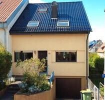 TOP-LAGE REIHENENDHAUS, GROßER GARTEN, GARAGE, KÜ, BAD, GÄSTE-WC, - Ludwigsburg Oßweil