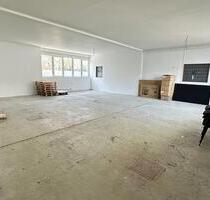 Beheizte Halle mit Tor und 3 Büroräume - Memmingen