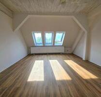 Freundliche Dachgeschosswohnung unweit der Stadtmitte - Cottbus Brunschwig