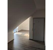 Charmante Dachgeschosswohnung mit französischem Balkon Reinheim