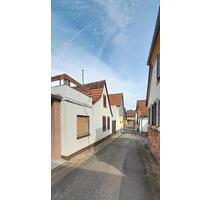 Sanierungsbedürftiges Einfamilienhaus in Edesheim - Großfischlingen