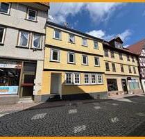 3ZKB - DACHGESCHOSSWOHNUNG IN ZENTRALER LAGE VON ALSFELD ZU MIETEN!