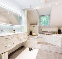 Helle Dachgeschosswohnung in Hagen City