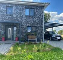 Schöne Neubau-Doppelhaushälfte mit Einbauküche in Verden zu ver - Verden (Aller)