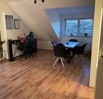 Helle 2-Zimmer-Dachgeschosswohnung in 97453 Schonungen - Haßfurt