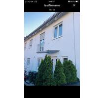 Gepflegtes Haus mit vier Zimmern und Einbauküche in Rödermark