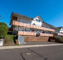 Möbliertes Apartment mit Balkon in Höhenlage von Idar! - Idar-Oberstein