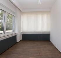 ca. 30,35 m² helle BÜROFLÄCHE mit Parkett für 8,75€m² + Abstellr - Dortmund Aplerbeck