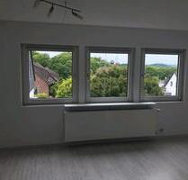 3 Zimmer Dachgeschosswohnung - 1.000,00&nbsp;EUR Kaltmiete, ca.&nbsp; 80,00&nbsp;m&sup2; in Heiligenhaus (PLZ: 42579)