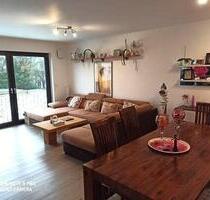 Möblierte 3-Zimmer-Wohnung, EBK, Stellplatz, Keller, Balkon in Wetzgau - Täferrot
