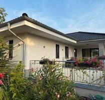 Exklusives Einfamilienhaus - 2.600,00 EUR Kaltmiete, in Niederkassel (PLZ: 53859)