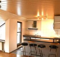 Provisionsfrei! 3-Zimmer-DG-Wohnung mit Loggia, Stellplatz, EBK - Pforzheim Eutingen