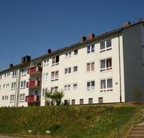 Für die kleine Familie! Gut geschnittene Wohnung nahe Klinikum im frisch modernisierten Haus - Kassel Fasanenhof