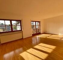 Helle 2-Zimmer Wohnung mit EBK, Balkon + Gartenanteil - Salzweg