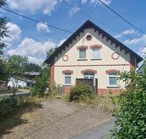 Kleine Wohnung für StudentenAuszubildendeSingle in Kirchberg OT Saupersdorf zu vermieten!