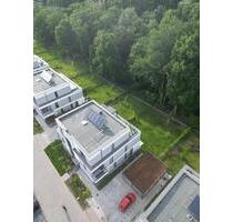 Neubauwohnung: Luxuriöse Wohnung im Grünen mit Balkon und EBK - Berlin Spandau