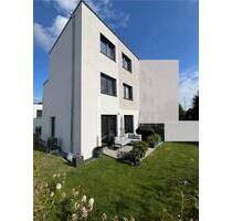 Exklusive Neubau-Doppelhaushälfte mit Dachterrasse & Keller - Taunusstein