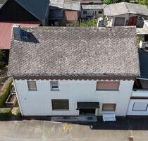 Haus mit großem Grundstück, Scheune und Garten - Schönborn
