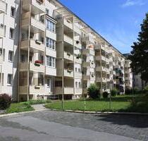 Direkt im Zentrum gelegene 3-Raum-Wohnung mit Balkon - Chemnitz