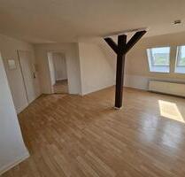 Helle 3-Zimmer-Dachgeschosswohnung in Cottbus mit Vollbad & großzügigem Wohnbereich