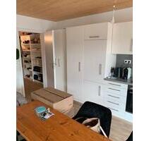 Neuwertige 2 Zimmer Wohnung mit Balkon und Einbauküche - Hülben