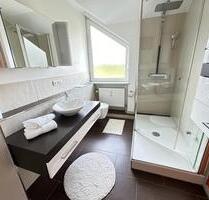 Moderne 2,5-Zi.-Maisonettewohnung mit Balkon u. EBK in Weidach - Weitramsdorf