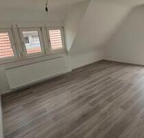 3 Zimmer DG Wohnung, ca. 70 m² mit - Stuttgart Feuerbach
