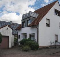 Privat: Familienhaus in Marl mit großem Garten, Garage, Carport!