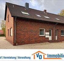 Gemütliche 2ZKB Dachgeschosswohnung mit EBK & Balkon in zentraler Sackgassenlage der Stadt Wiesmoor