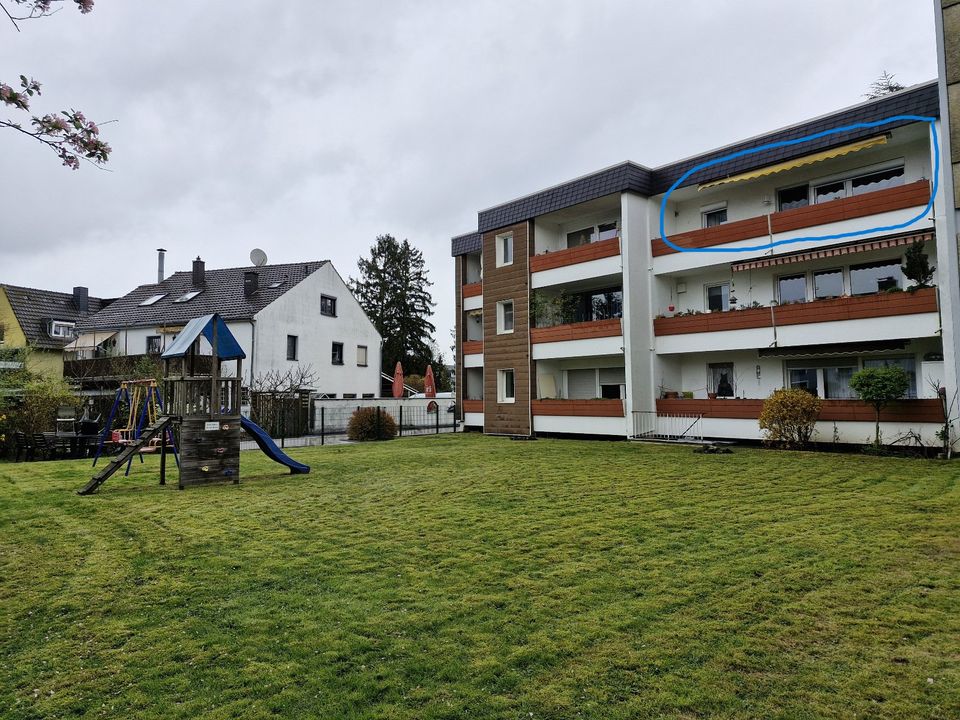 Wohnung mit drei Zimmern sowie Balkon und Einbauküche in Refrath - Bergisch Gladbach Frankenforst
