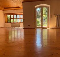 130 m²-3 Zimmer plus Wohnküche - 1-Jahr befristet - Erdweg