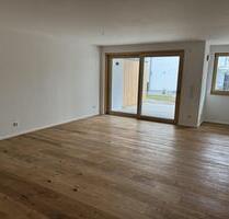 Wohnen im Neubau - Komfortable 3-Zimmer-Wohnung im Erdgeschoss mit Terrasse - Rosenheim Aising