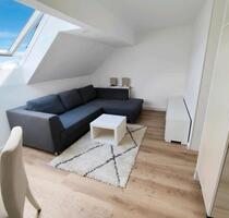 Möblierte moderne 2-Zimmer-DG-Wohnung mit Klimaanlage in Kürn - Bernhardswald