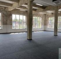 Attraktive, vielseitig nutzbare Halle in guter Lage von Bautzen zu vermieten.