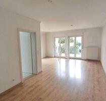 Ebenerdig und ruhig Wohnen, Blick ins Grüne inklusive: Ansprechende 3-Zi-Wohnung mit Terrasse! - Erkner