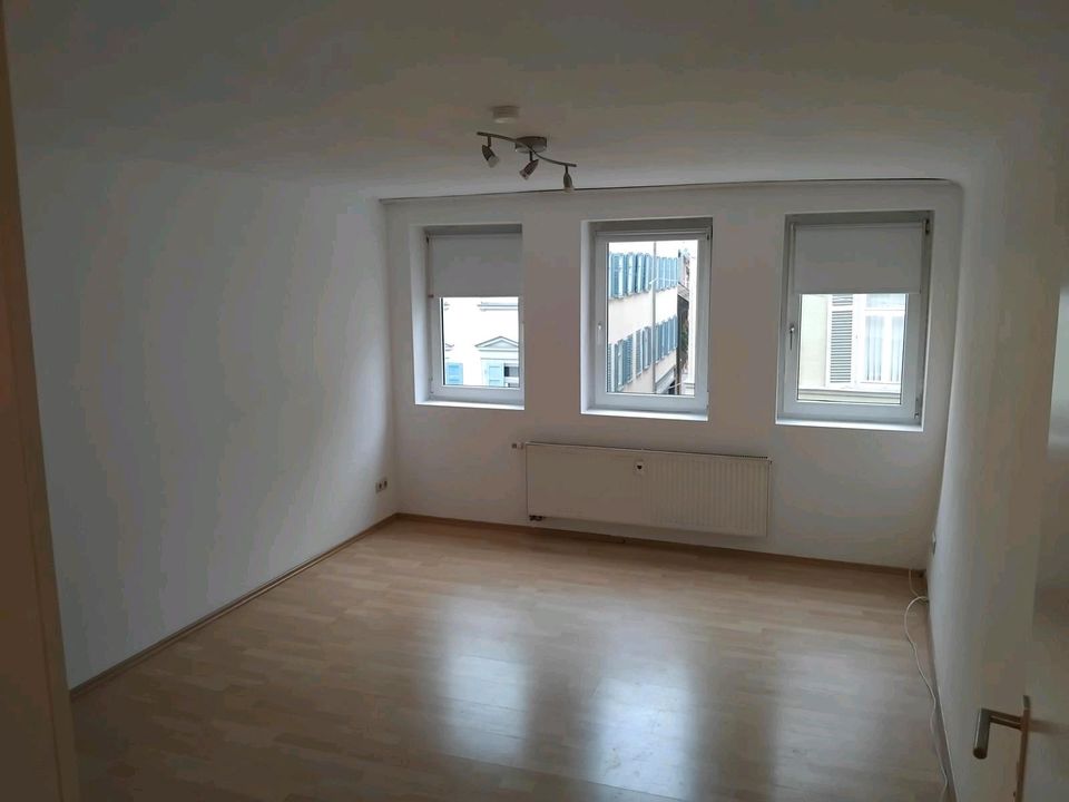 WG Zimmer in Esslingen-Mitte - 460,00 EUR Kaltmiete, ca.  133,00 m² in Esslingen am Neckar (PLZ: 73728)