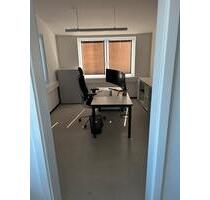 Büroraum inkl Möbel zur Miete - 270,00 EUR Kaltmiete, ca.  14,00 m² in Wertingen (PLZ: 86637)