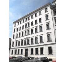 Sanierte 2-Raum-Wohnung mit Balkon und eigener Terrasse - Leipzig Mitte