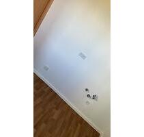 1-Zimmer-Wohnung, 42 m², renoviert – Möbelübernahme möglich - Berlin Hellersdorf