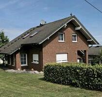Attraktives Einfamilienhaus in Massivbauweise bei Altenkirchen - Hamm (Sieg)