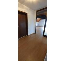 Schöne, helle 2-Zimmer-Dachgeschosswohnung mit Balkon - Laatzen