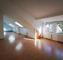 OFFENE SCHÖNE WOHNUNG IN BESTER LAGE FREI AB 01.12 - Sankt Ingbert