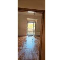 2 Zimmer Dachgeschoss Wohnung - 670,00 EUR Kaltmiete, ca.  60,00 m² in Neunkirchen (PLZ: 66538)